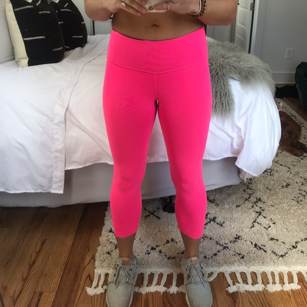 Lululemon Hot Pink Wunder Under Size 4